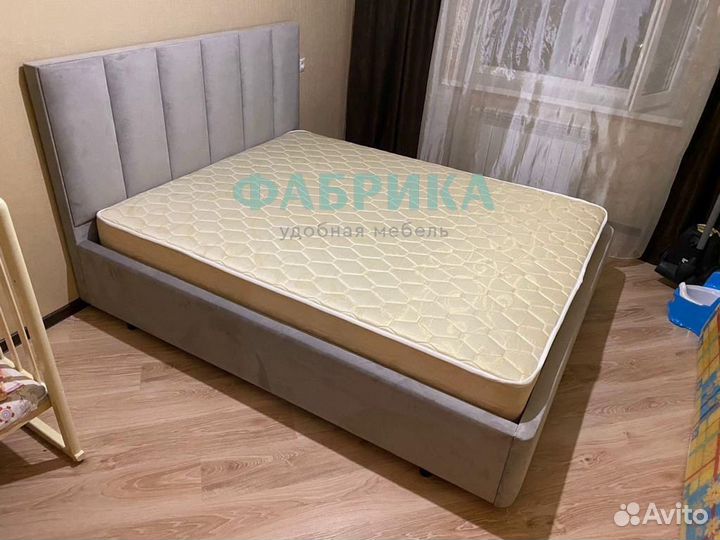 Кровать с матрасом новая