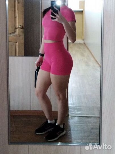 Красивейший женский спортивный комплект