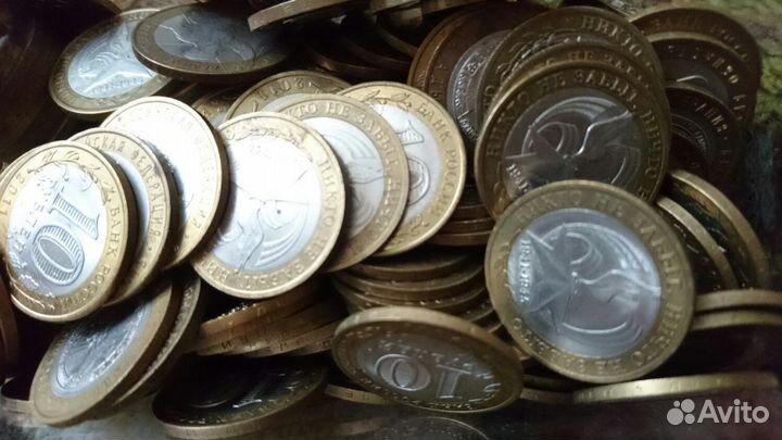 Памятные биметаллические 10-ки