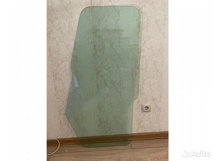 Стекло боковое правое нижнее Caterpillar