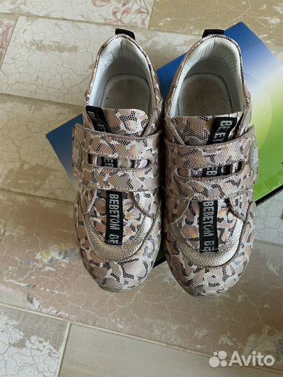 Кроссовки для девочки