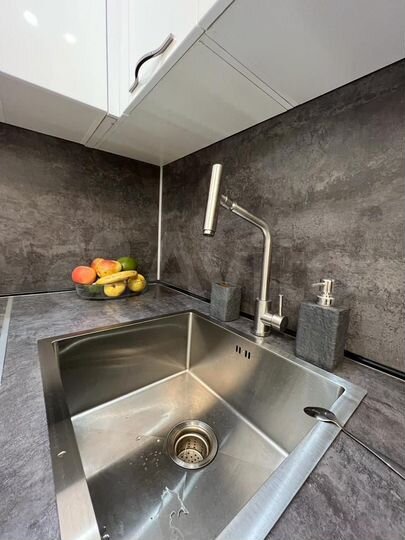 Доля в 2-к. квартире, 70 м², 5/5 эт.