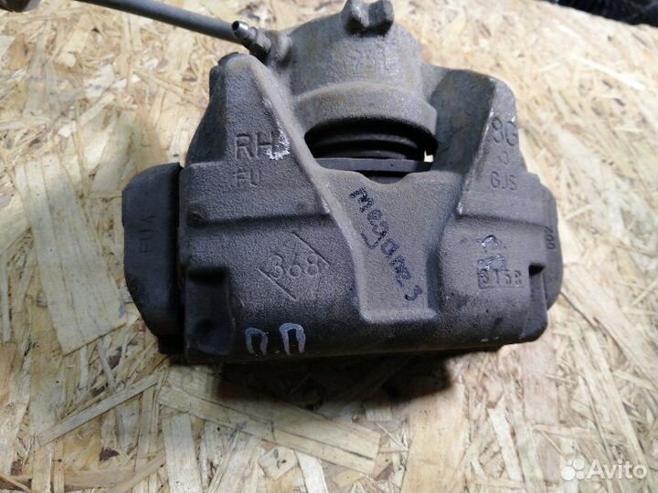 Суппорт тормозной передний правый Renault Megane 3