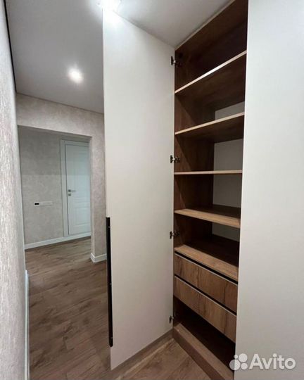 Шкаф