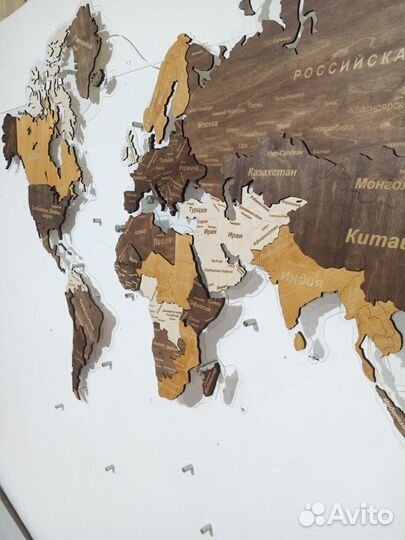 Деревянная карта мира