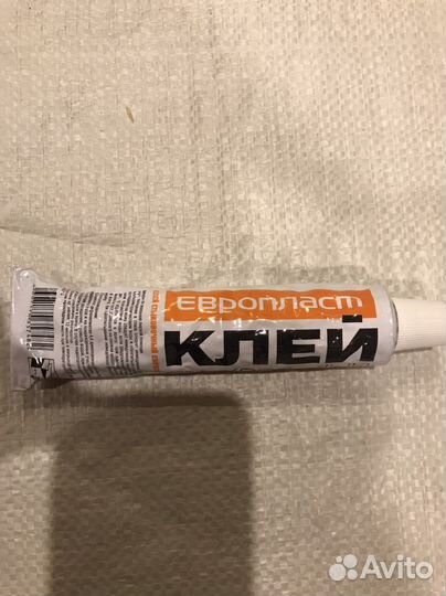 Угловой элемент-молдинг европласт 1.52.308 и клей
