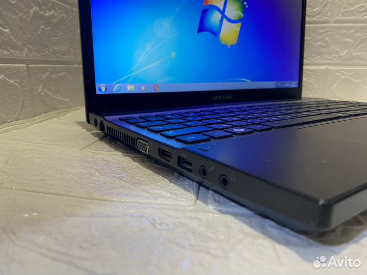 Ноутбук Samsung np305v5a