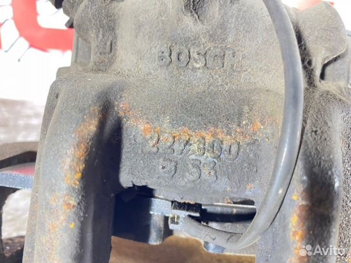 Суппорт тормозной передний левый Bmw 3-Series F30