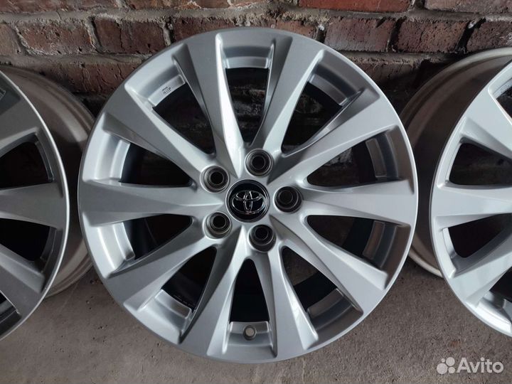 Оригинальные диски Toyota Camry V70 R17 5х114.3