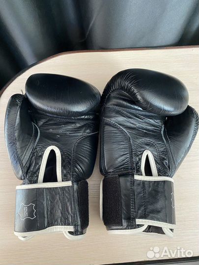 Боксерские перчатки green hill 14 oz