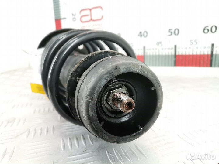 Стойка для Volkswagen Golf 4