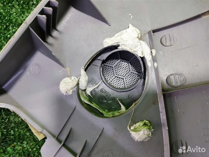 Обшивка правой стойки Toyota Yaris P90 2010