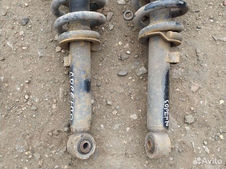 Передние стойки KIA sorento 2005г. 2.5 aт дизель