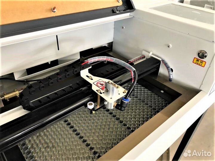 Лазерный станок с полем 20*30 см и 50*30 см