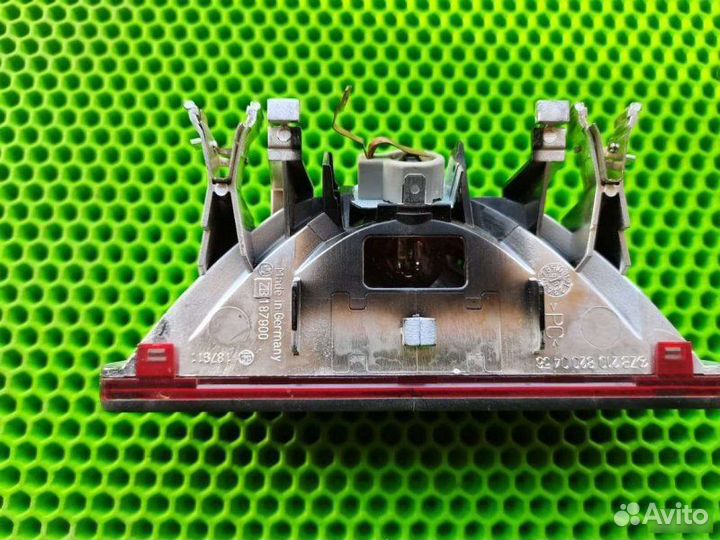 Третий стоп-сигнал Mercedes-Benz E55 Amg S210 M113