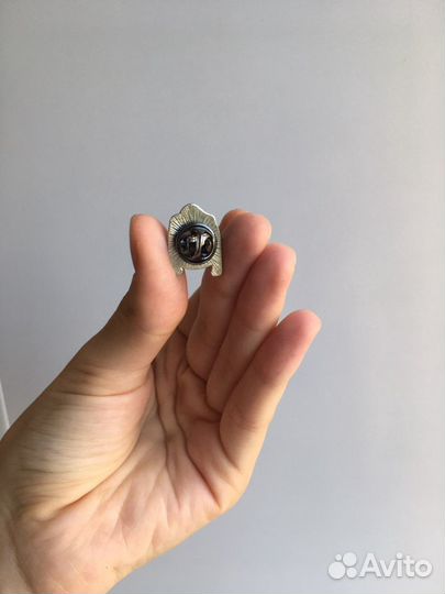 Значок брошь куртка