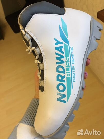 Лыжные ботинки