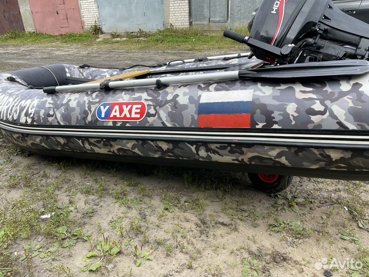 Продам лодку с мотором
