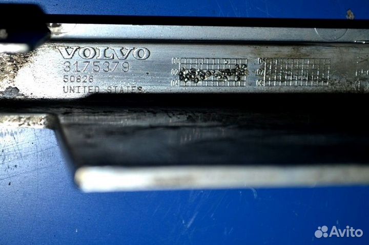 Рамка верхней решетки радиатора volvo FH12 2-seeri