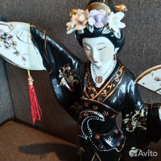 Статуэтка гейша