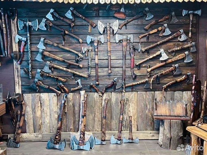 Топор кованый Рунический