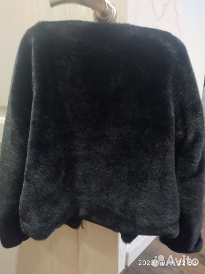 Искусственная шубка короткая размер 146/152