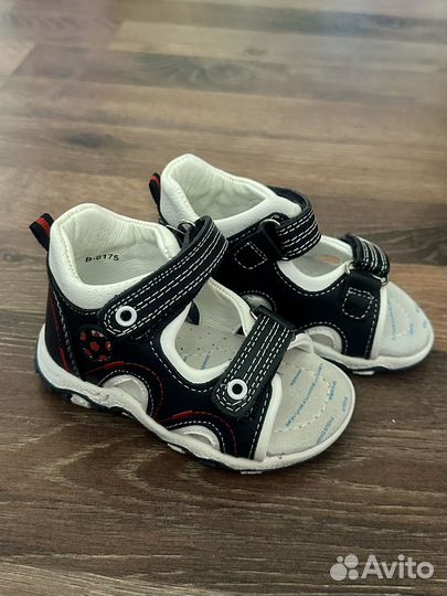 Сандали на мальчика