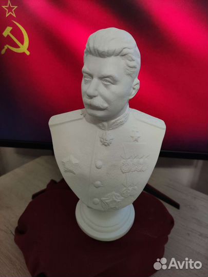 Бюст Сталина, Ленина, Дзержинского и Путина