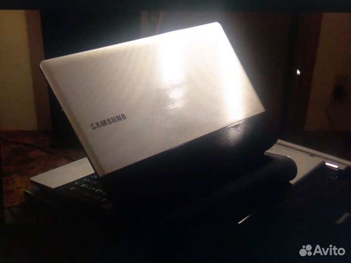 Samsung core i3