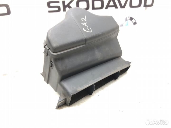Воздухозаборник Skoda Octavia A5 (1Z) 1.4 caxa
