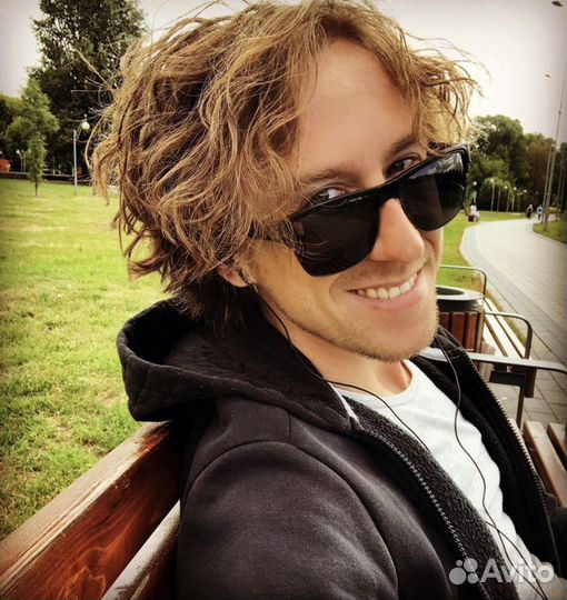 Ведущий-певец, диджей, пародист