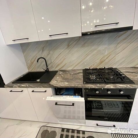 Кухонный гарнитур на заказ в современном стиле