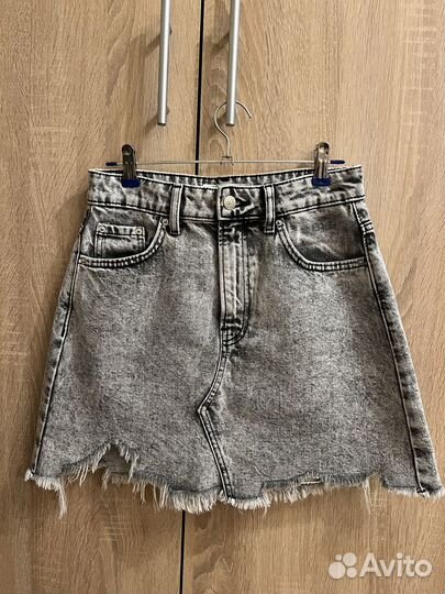 Джинсовая юбка Bershka и подарок футболка Guess