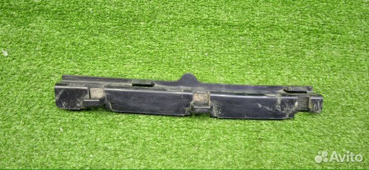 Кронштейн передний правый Bmw X1 2009