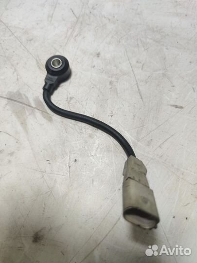 Датчик детонации Volkswagen Passat B6 2.0 tsi bvy