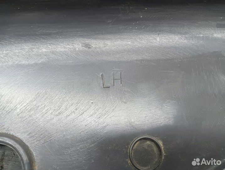 Накладка передняя левая Mitsubishi Fuso