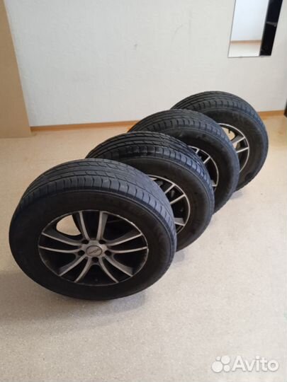 Колеса в сборе 215/65 R16 летние