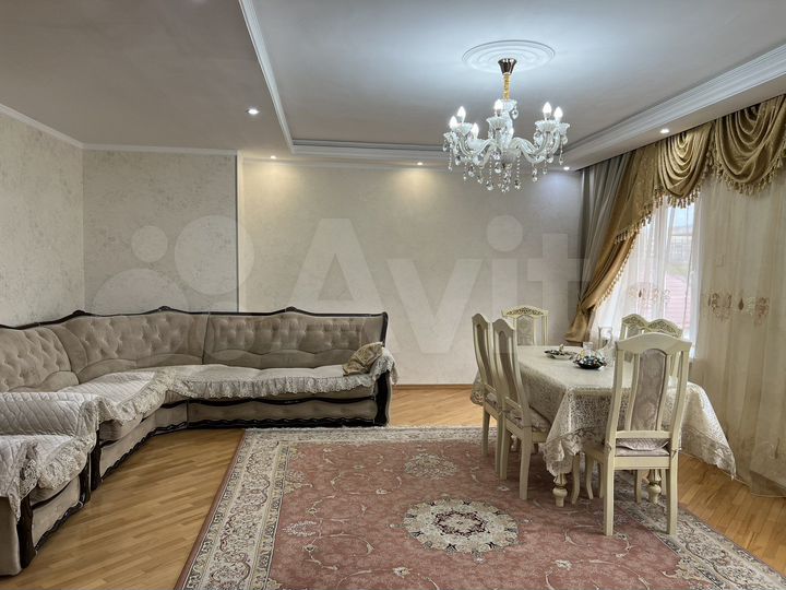 4-к. квартира, 110 м², 3/4 эт.