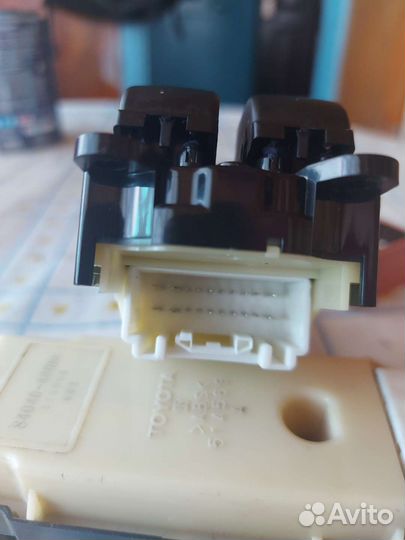 Блок управления стеклоподьемником Lexus rx300