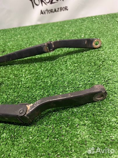 Поводок дворника на Нyundаi Аcсent