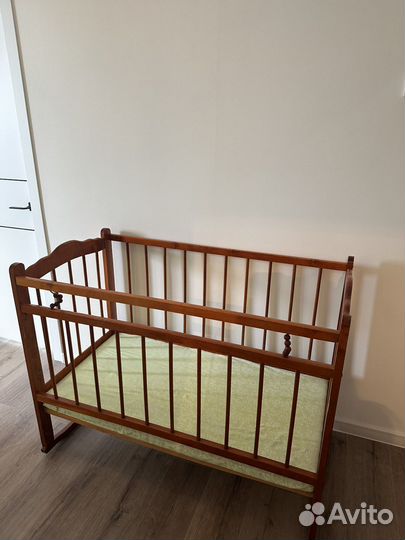 Детская кроватка