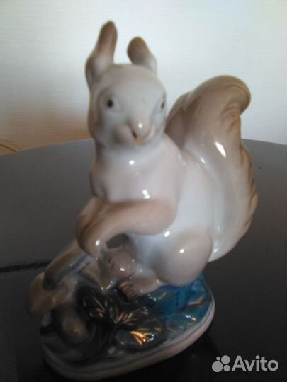 Статуэтка Белочка с грибами