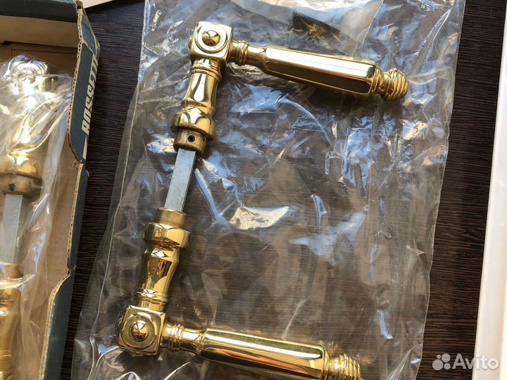 Дверная ручка латунь