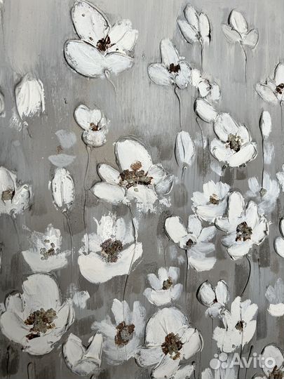 Картина с белыми цветами