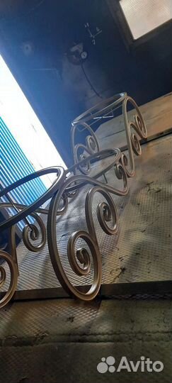 Подставка под цветы