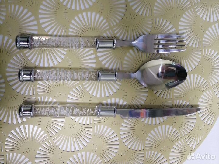 Набор столовых приборов новый. Подарок