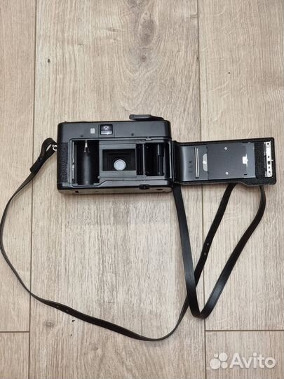 Отличный плёночный фотоаппарат Yashika MF-2