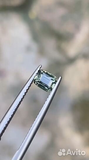 Сапфир камень натуральный 1.03 карат негрет