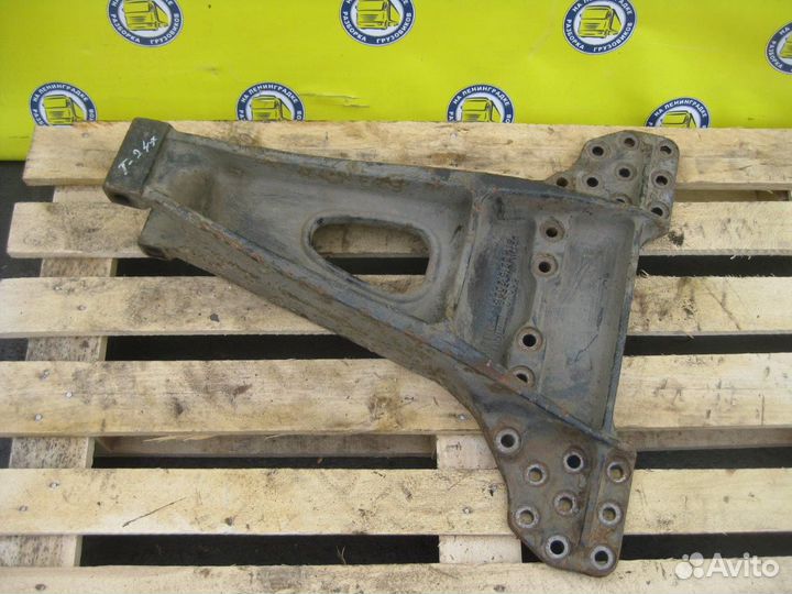 Кронштейн реактивной тяги 81432150025 MAN, TGA