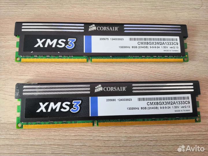 Материнская плата с процессором и памятью